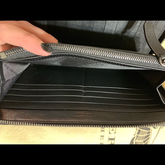 Burberry Wallet-w/Burberry Purse - Picture 8 of 8